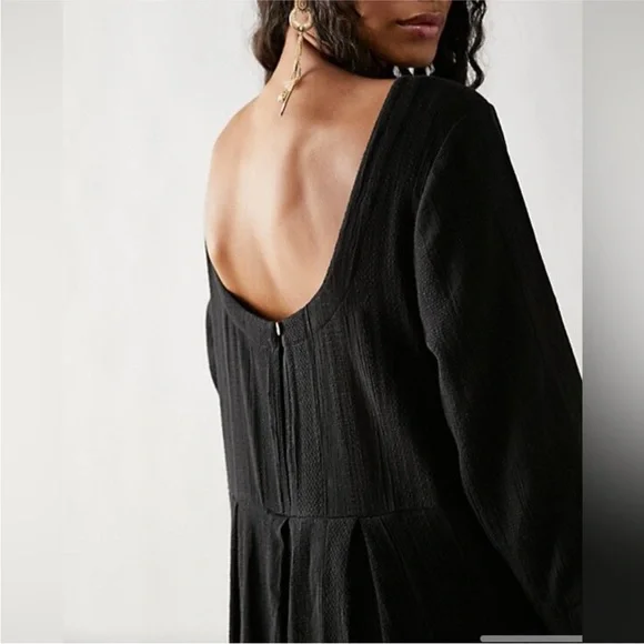 Elegant Black Jumpsuit - Picture 3 of 10